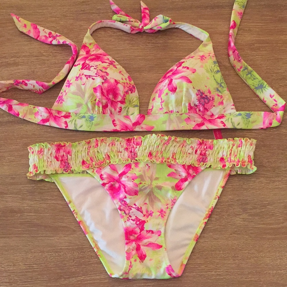 Victoria’s Secret Hawaiian Swimsuit Bikini